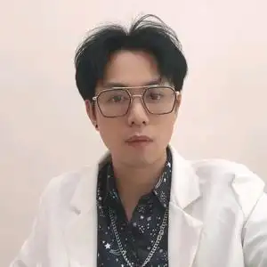 风格烫发七叔头像