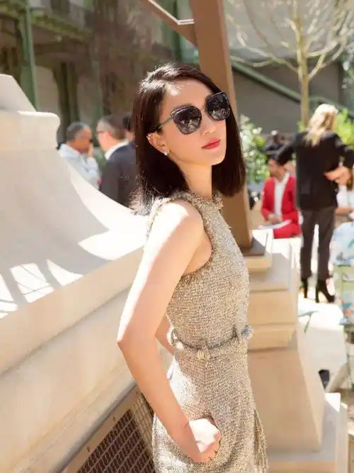 周迅穿小香风太惊艳穿无袖连衣裙简约高级这才是高品味