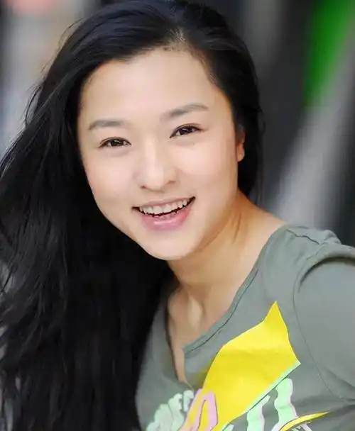 "晓娥"魏小军:40岁走红,45岁"消失",今成功活出自我_角色_观众_演艺事