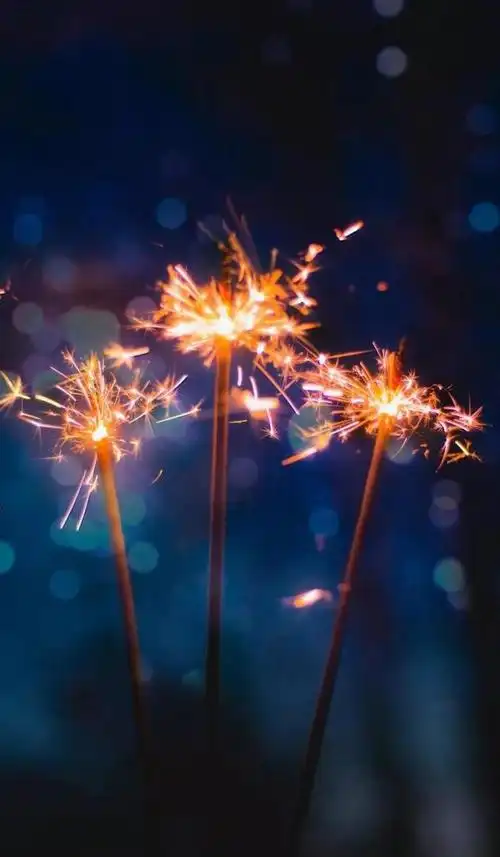 描写夜晚漆黑的优美短句子