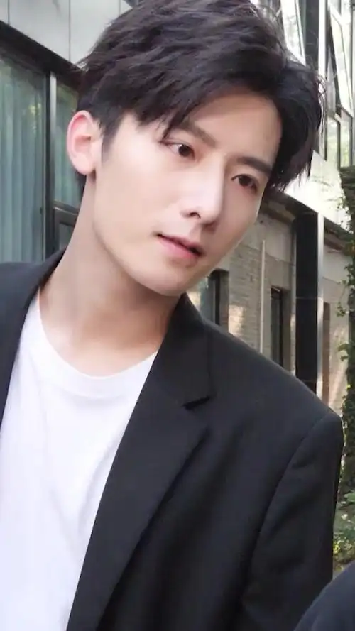 为了保护我,哥哥差一点就@wuli米言 @wuli东池 @wuli小辉 #百亿剧好看