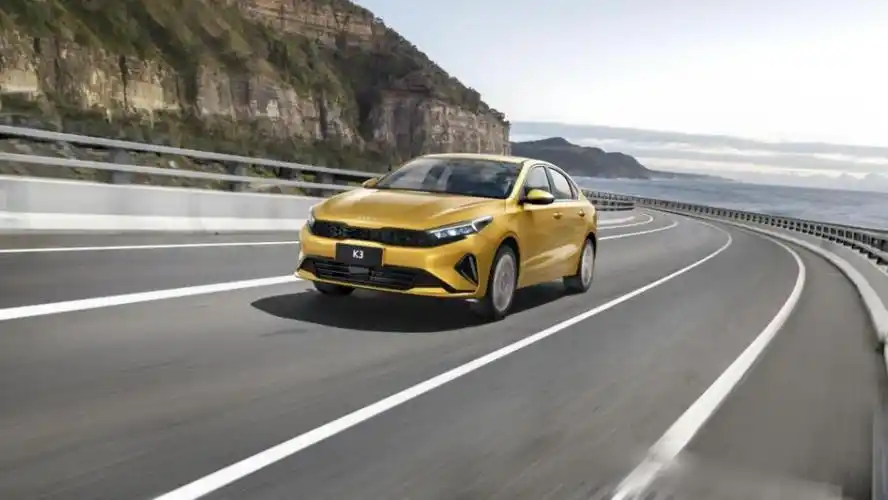 舒适与智能配置升级 起亚新k3推出2款新增车型