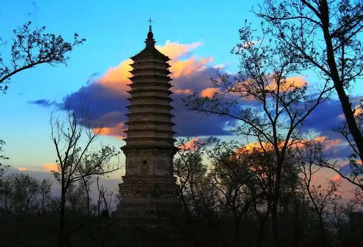 右转易县方向--快到县城的时候西庄道村左转一直走很近4,荆轲塔路线