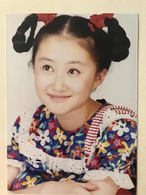 30岁舒畅依旧白皙动人新版我的早更女友再露锋芒