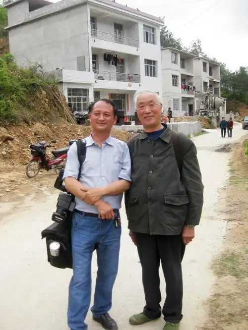 罗田论坛应邀参加三里畈镇毛家嘴村通村公路庆典