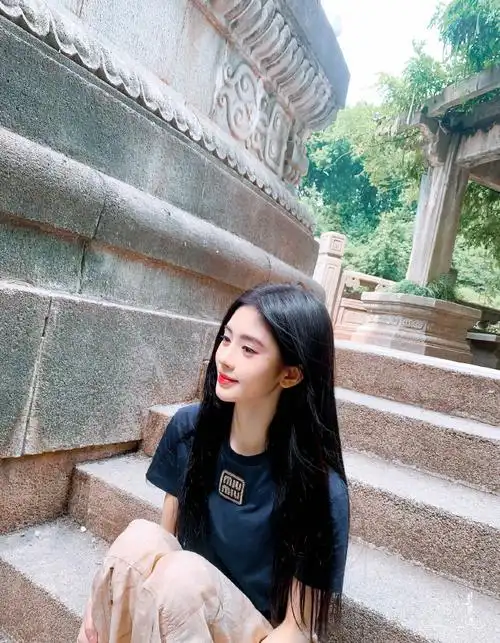 鞠婧祎初恋丸子头