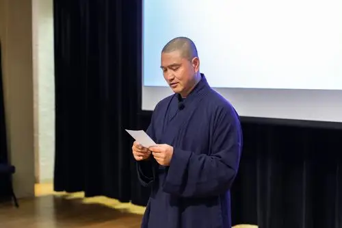 德建禅师解答禅武医爱好者们的提问德建禅师说:"恩师常常对我说:不怕