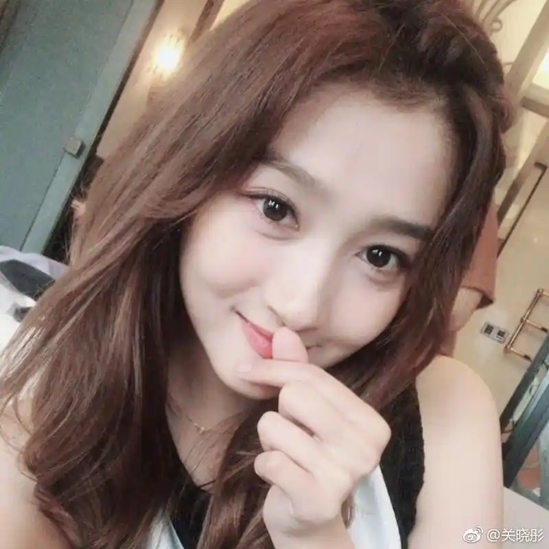 关晓彤缺课一年,北电师兄调侃:建议重读和王俊凯一个班