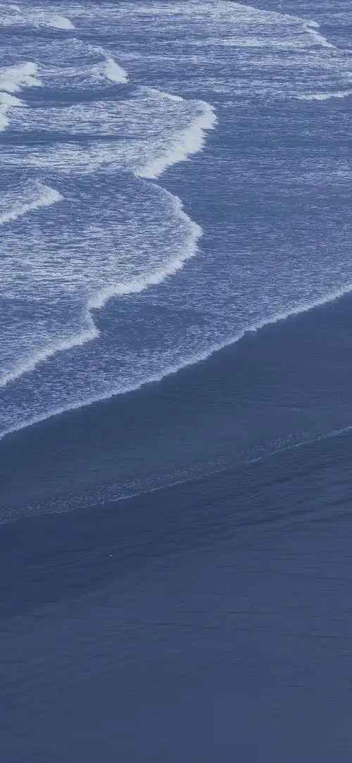 收藏的一些不同风格的蓝色主色调的壁纸