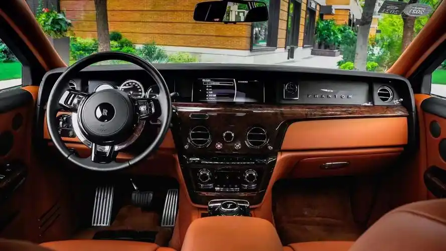 劳斯莱斯幻影报价795万起 直降90万