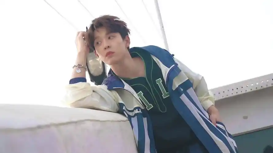 夏日少年吴宇恒