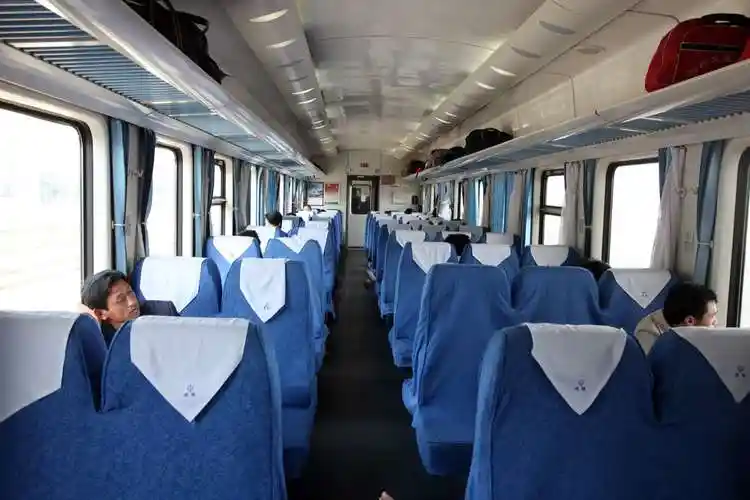 硬座车厢,保养不错