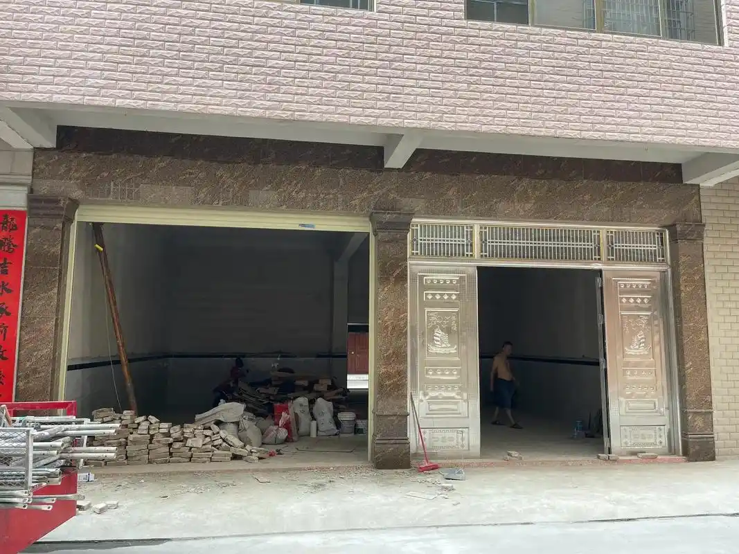 加州金麻门面.花岗岩进口石材加州金麻#自建房大门 #记录装修 - 抖音