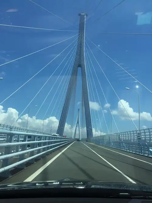 岑港大桥～～～也是一道亮丽的风景线