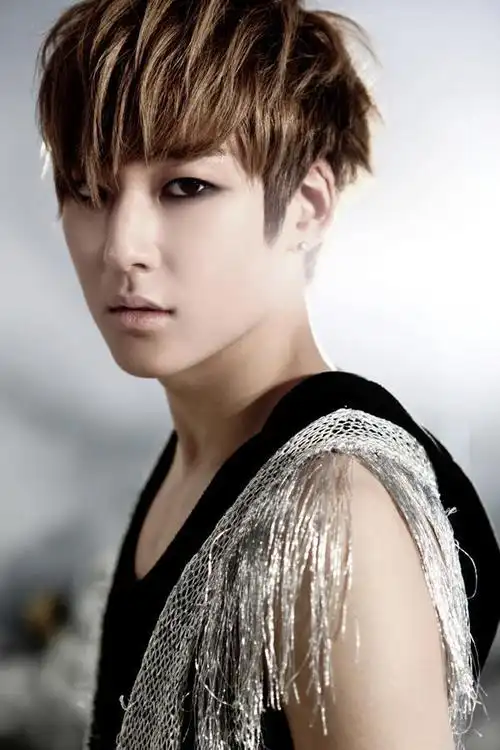 禹成贤(韩国男歌手)_尚可名片