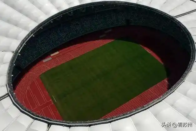 苏州奥体中心体育场建筑面积约9.1万平方米,设计容量约4.5万人.