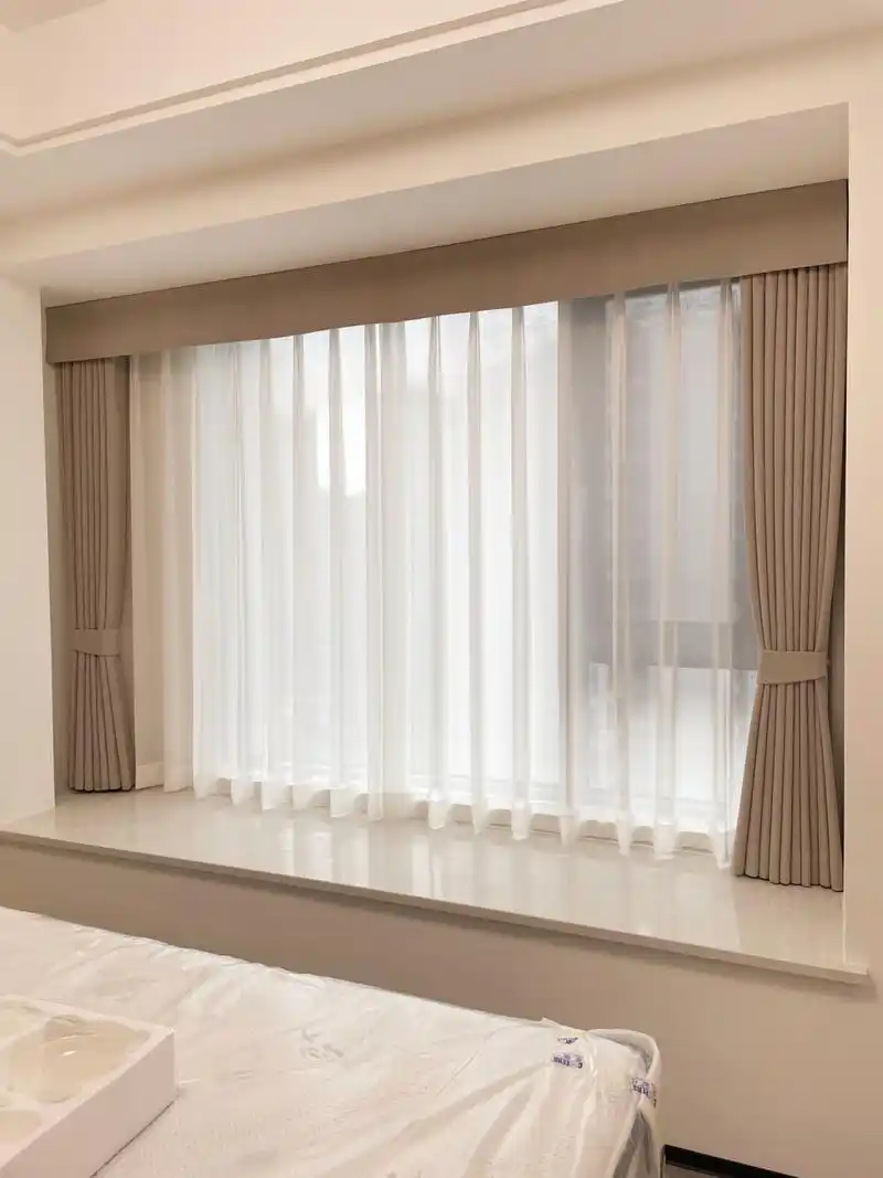 飘窗窗帘怎么装?