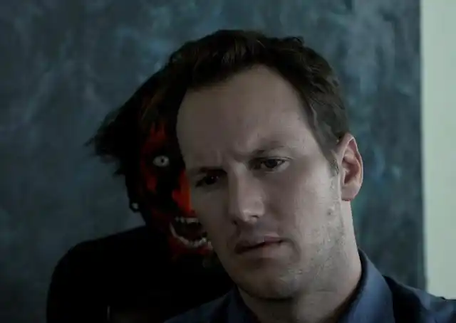 03 《电锯惊魂》之后,小有名气的温子仁又执导了《死寂》和《潜伏》.