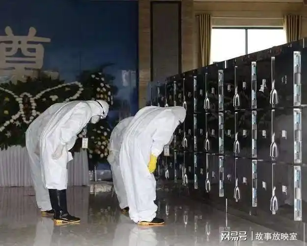 我,年仅20岁在殡仪馆工作搬运尸体,却直面不堪生活的酸苦|火化|停尸房