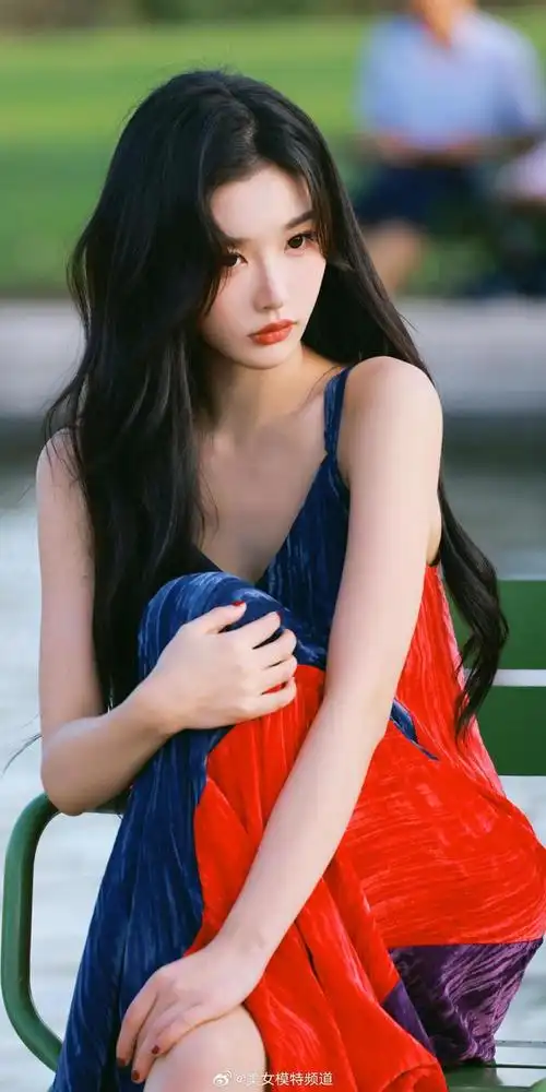 孔雪儿浪漫写真长发温柔飘逸