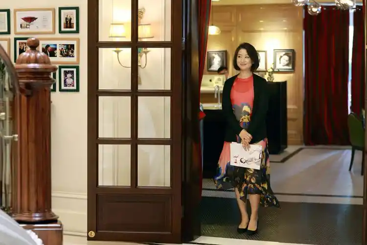 中国当红影视明星李晨涛 (共 10 p)