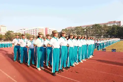 海南省农垦中学2019级初一新生军训汇演