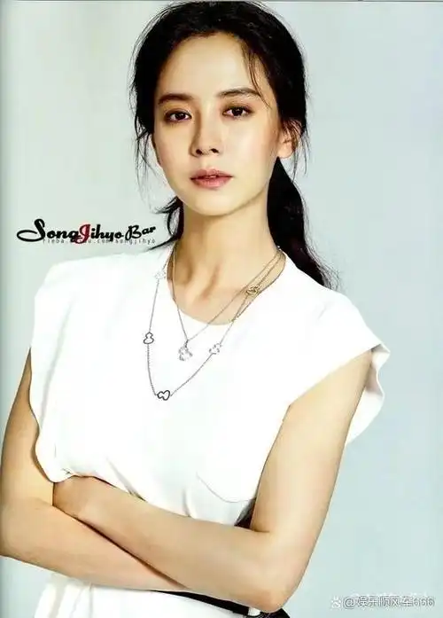 宋智孝晒出近况照片,短发和长发轻松驾驭,散发着秋天的女神气息