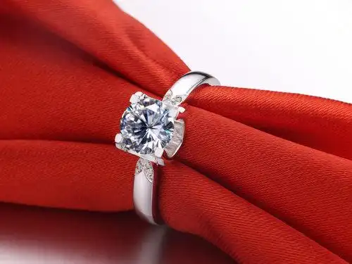 周大福牛头细臂微镶女士戒指 铂金pt950白金18k一克拉求婚钻戒_7折