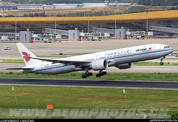 b777-39ler- 航空摄影图库(www.aerophotos.com)