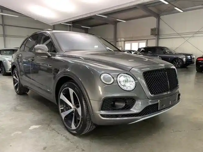 2023款宾利添越纯进口卓越品质精致工艺 展厅现车齐全