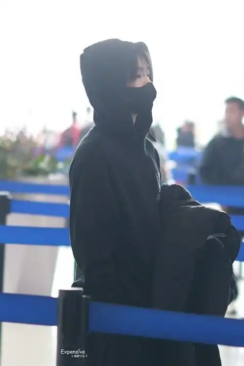 周震南成都出发