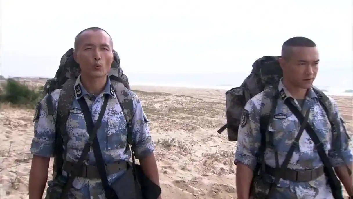 火蓝刀锋老兵恨铁不成钢收了个废柴徒弟