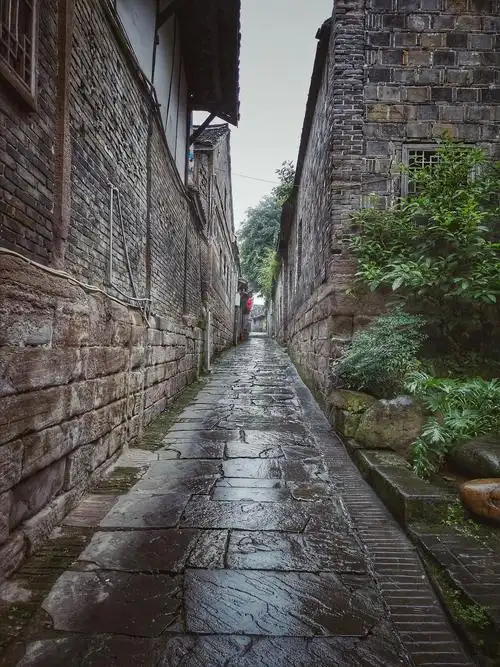 很喜欢这种小巷子,时光仿佛静止了一样.