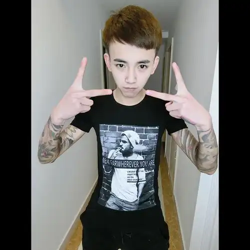 网站地图 流行男装 t恤 赵中阁 > 赵中阁同款 共