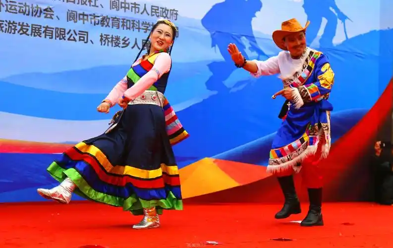 父女《逛新城》——老歌新演唱 精彩夺目