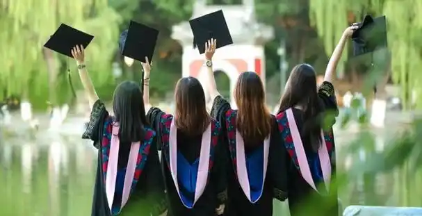 大学"怪象",985毕业生主动延毕:有人故意挂科,这样做图什么