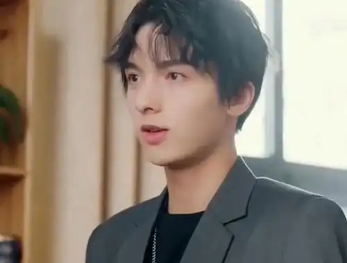 奇妙的命运呀云奕是班长吗