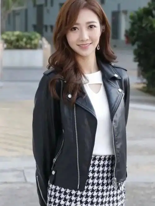 艺人何依婷2017年参选港姐赢得亚军后入行,入行4年的她机会不断