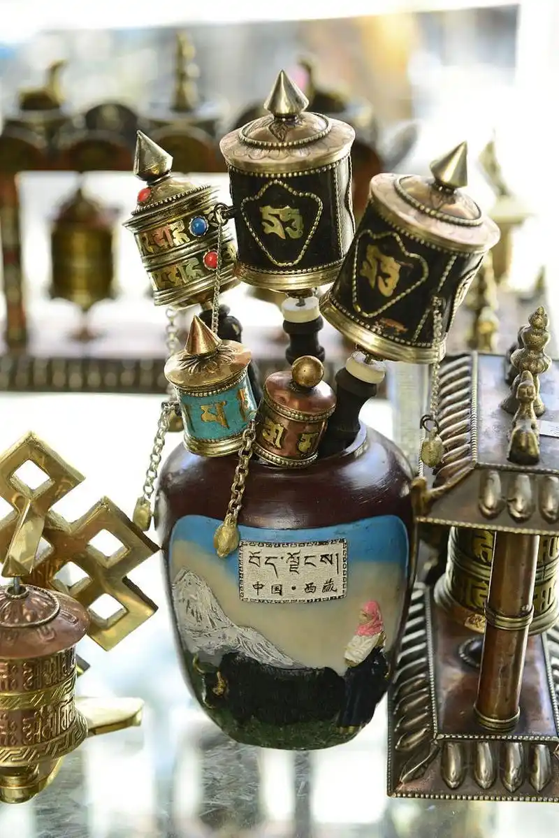 拉萨特产必买清单#  作为西藏的首府,拉萨拥有独特的文化和自然资源