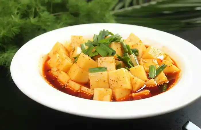 大家好,我是张磊,今天由我为大家分享一道青海搅团的家常版食谱.