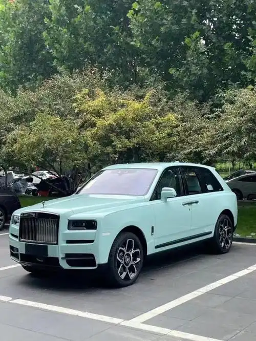 劳斯莱斯库里南薄荷绿四座现车个性化颜色