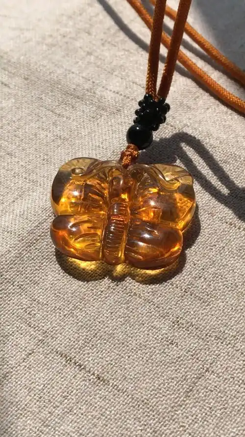 天然缅甸琥珀蝴蝶03挂件,节日特惠3189215快递小哥包邮到家