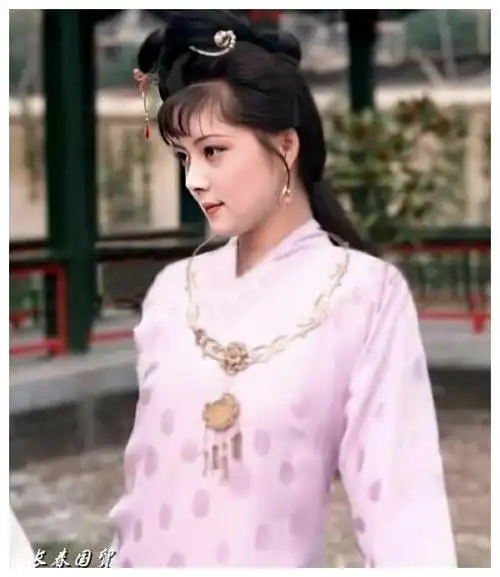 87版《红楼梦》"薛宝钗"否认已结婚,55岁身价过亿依然单身