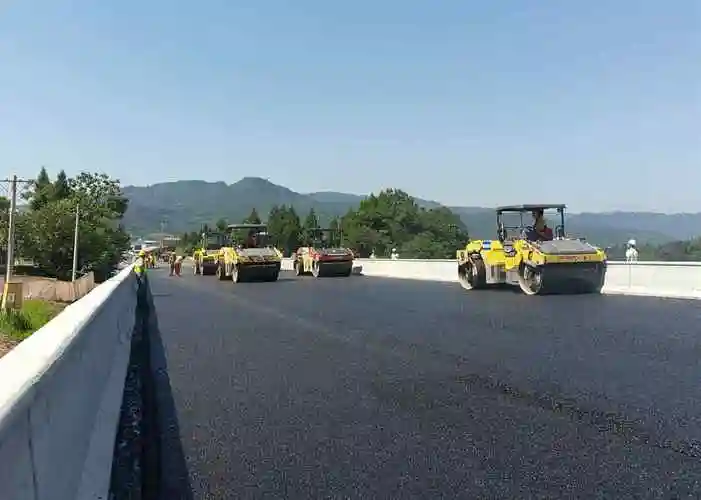 高速公路路面施工_机场跑道施工方案_路面养护工程_市政道路施工