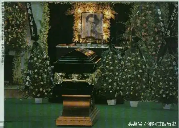 实拍黄家驹下葬时真实场景日本人亲自抬棺扶灵始终悔恨不已