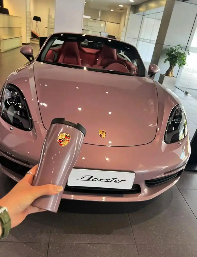 梦中情车,冰莓粉,到底是斩男还是斩女呢 #保时捷 #适合女生开的车