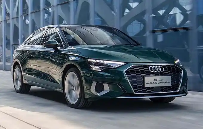 奥迪a3又出新款外观更漂亮20万出头买rs套件版r8同款车漆