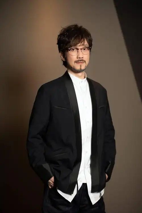 周传雄:归来山河行,也无风雨也无晴丨人物