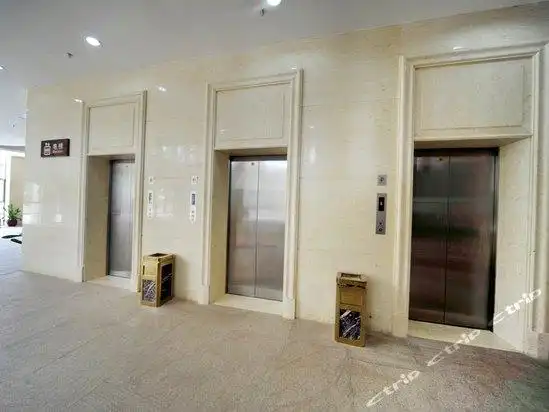 阳江闸坡帝宫大酒店大堂电梯厅1