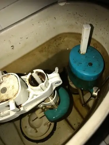 抽水马桶一直出水